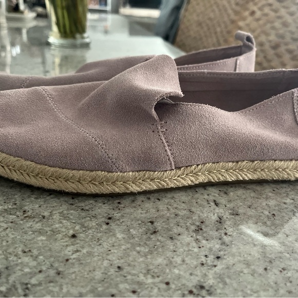Lavender Toms suede espadrilles size 9 barely worn, soft and so comfortable - Picture 3 of 5